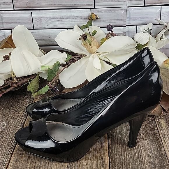 Fergaliscious by Fergie heeled pumps Size 9M - Picture 4 of 11